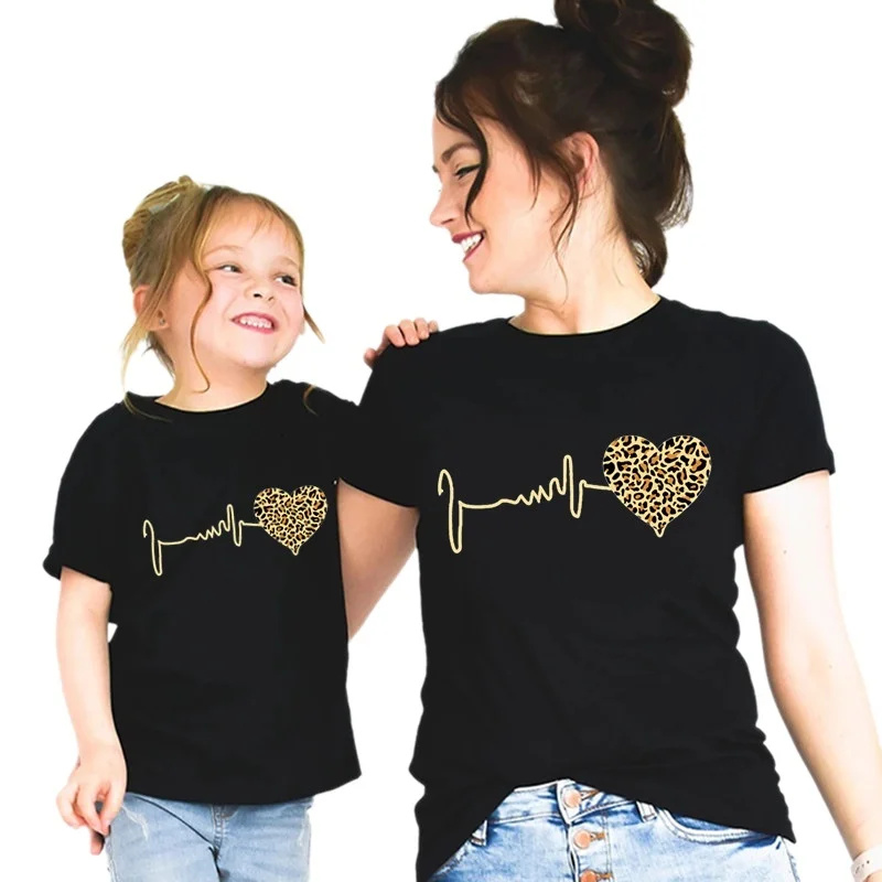 Leopard Heart Family T-shirt M - Plant Parent T Shirt recension och pris
